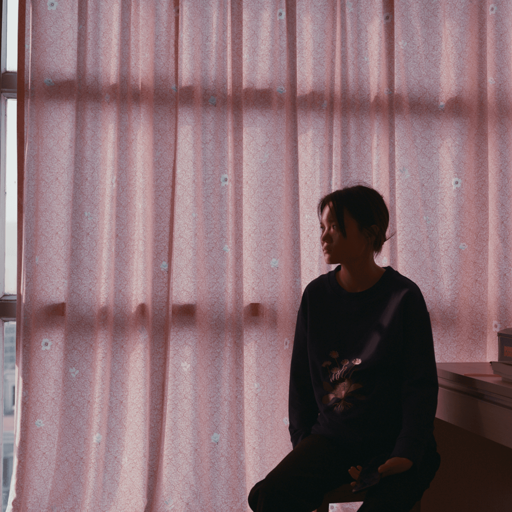 Lili Alone thumbnail